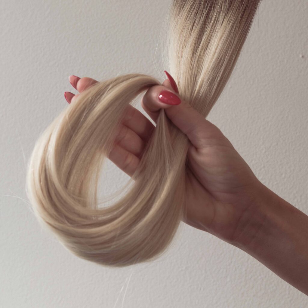 Guido Coiffure voor uw extenions, weaves en wefts. Verkrijgbaar in vele passende kleuren